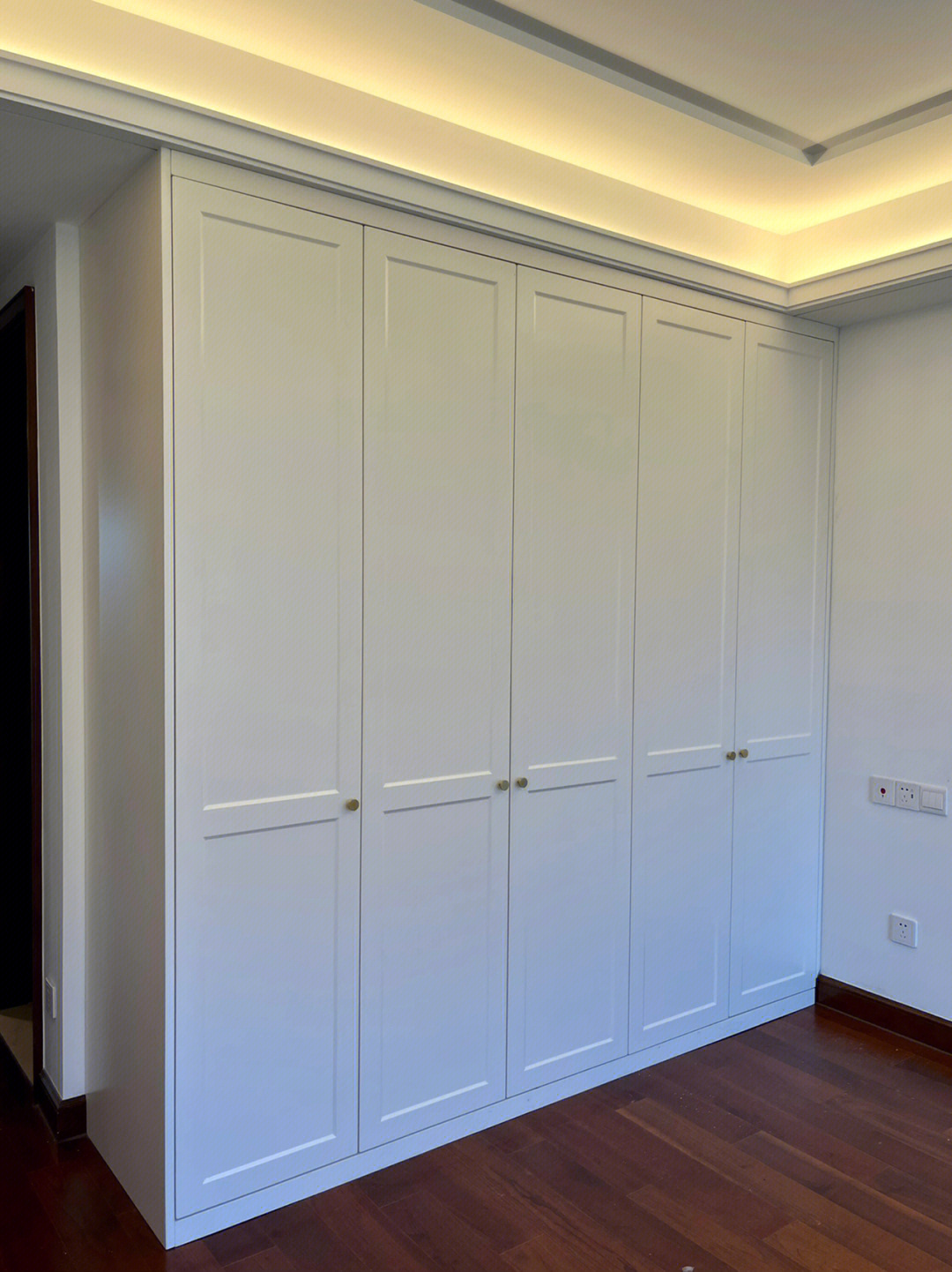 主卧衣柜最新款,主卧衣柜最新款，与自然共舞的宁静港湾