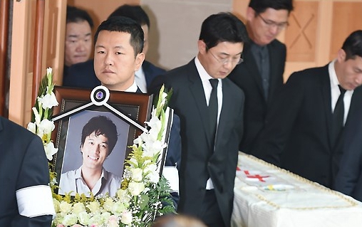 韩国明星葬礼,韩国明星葬礼，文化与传统的展现