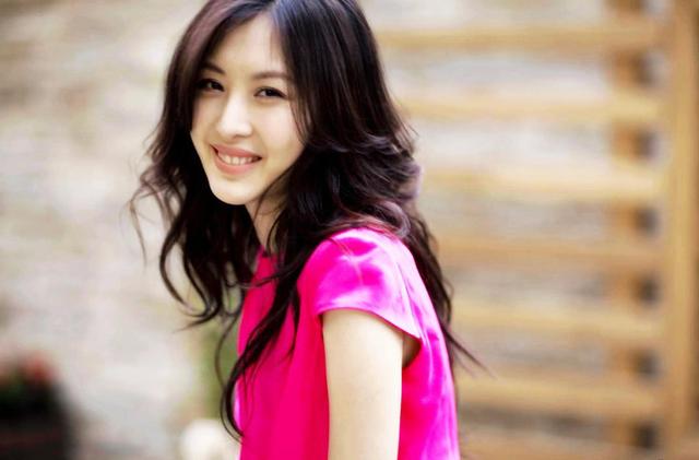 演员田朴珺，小巷中的独特魅力与隐秘风味