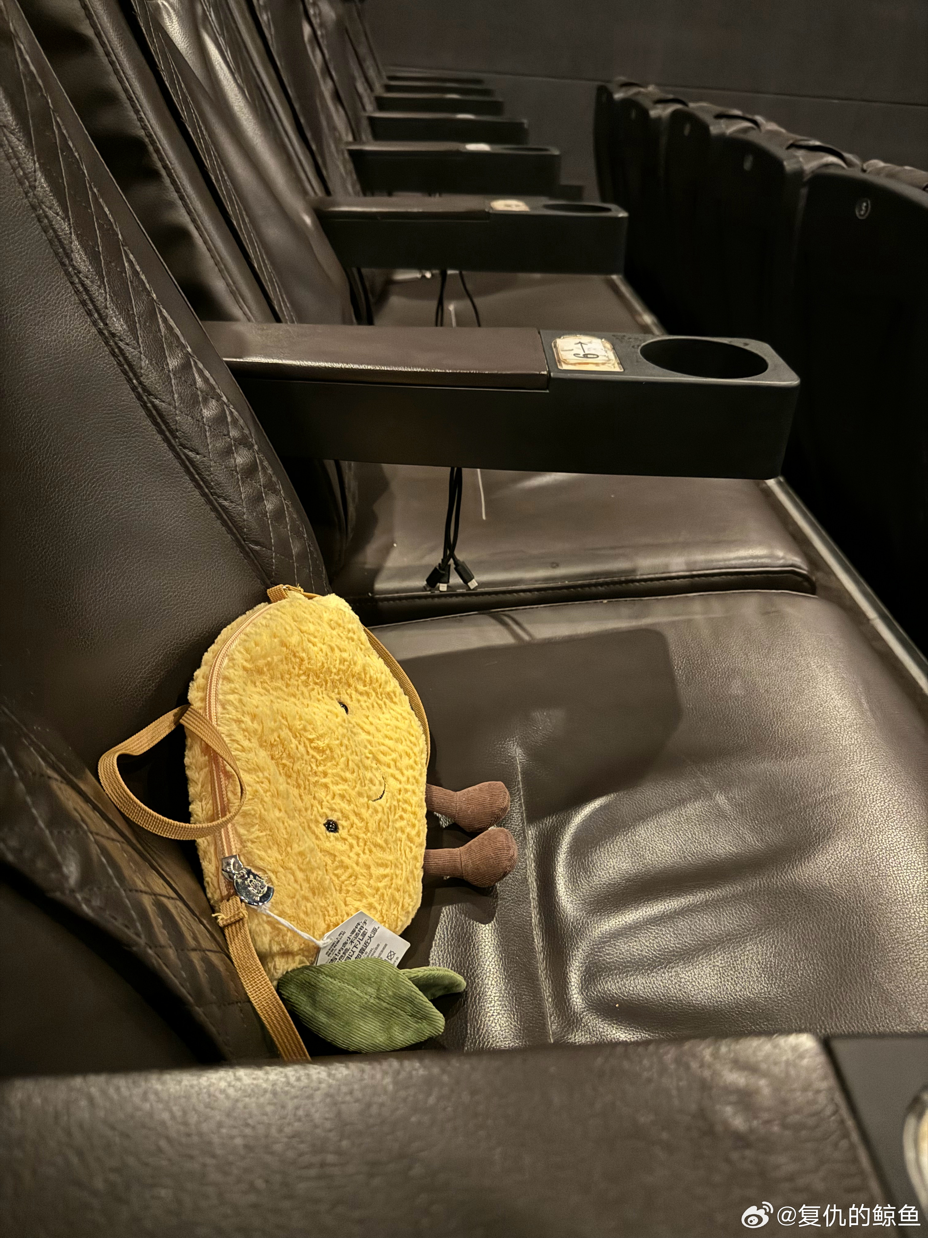 科技之光下的观影革命，柠檬电影重塑体验