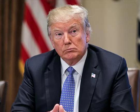 特朗普最新疫情动态,特朗普最新疫情动态下的自然美景之旅,寻找内心的宁静与平和