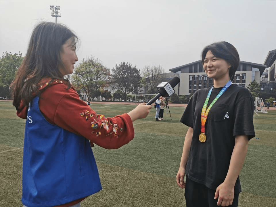 田径比赛Q，热血沸腾的赛场瞬间不容错过！