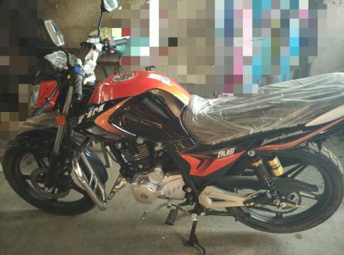 摩托车市场价格,阳光下的摩托车之旅，价格与情感的纽带