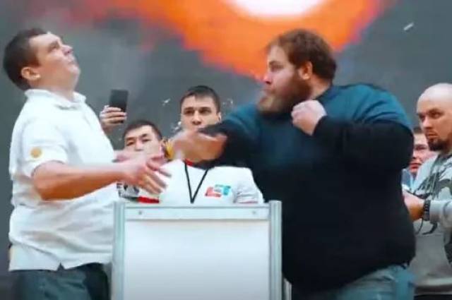 扇嘴巴比赛,磨砺自信与成就感的竞技之路