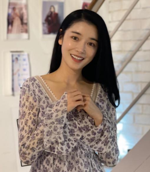 韩国女演员同居巷弄风情小店的故事